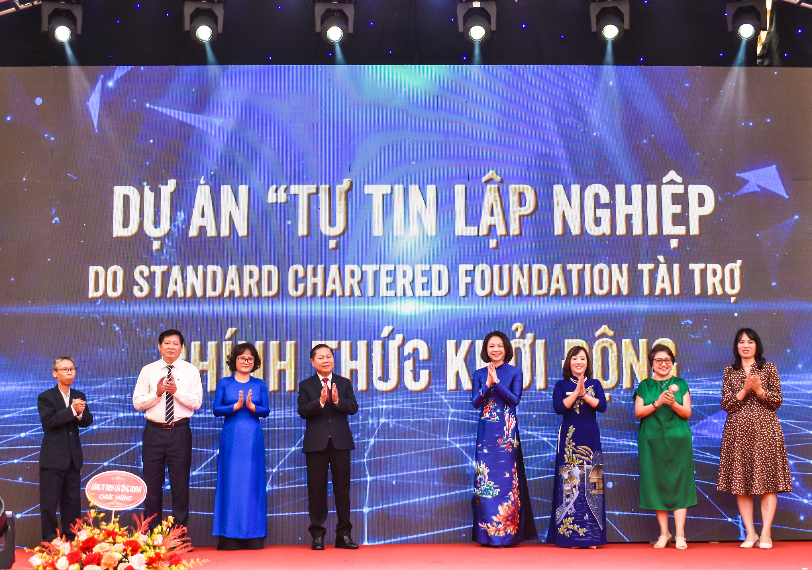 Lễ khởi động dự án “tự tin lập nghiệp” do standard chartered foundation tài trợ và lễ khai giảng năm học 2022 - 2023